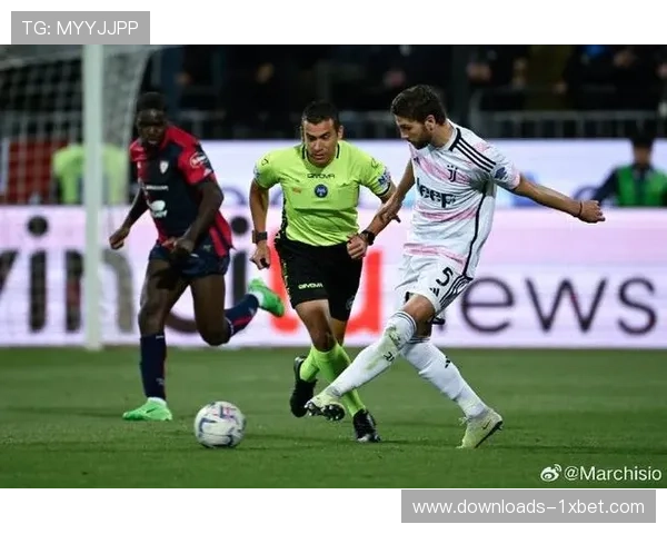 尤文图斯意甲2-1逆转卡利亚里，伊尔迪兹双响